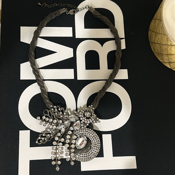 Cache statement necklace - Picture 3 of 15